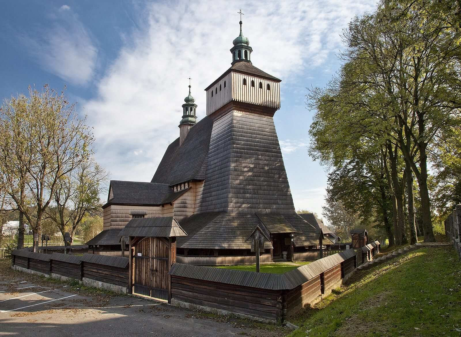 Kościół Wniebowzięcia NMP i św. Michała Archanioła w Haczowie
