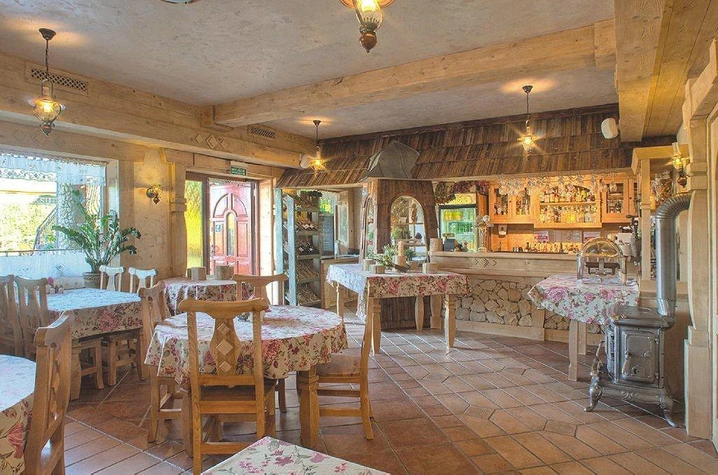 Restauracja - Gościniec Carpatia.webp [210.35 KB]