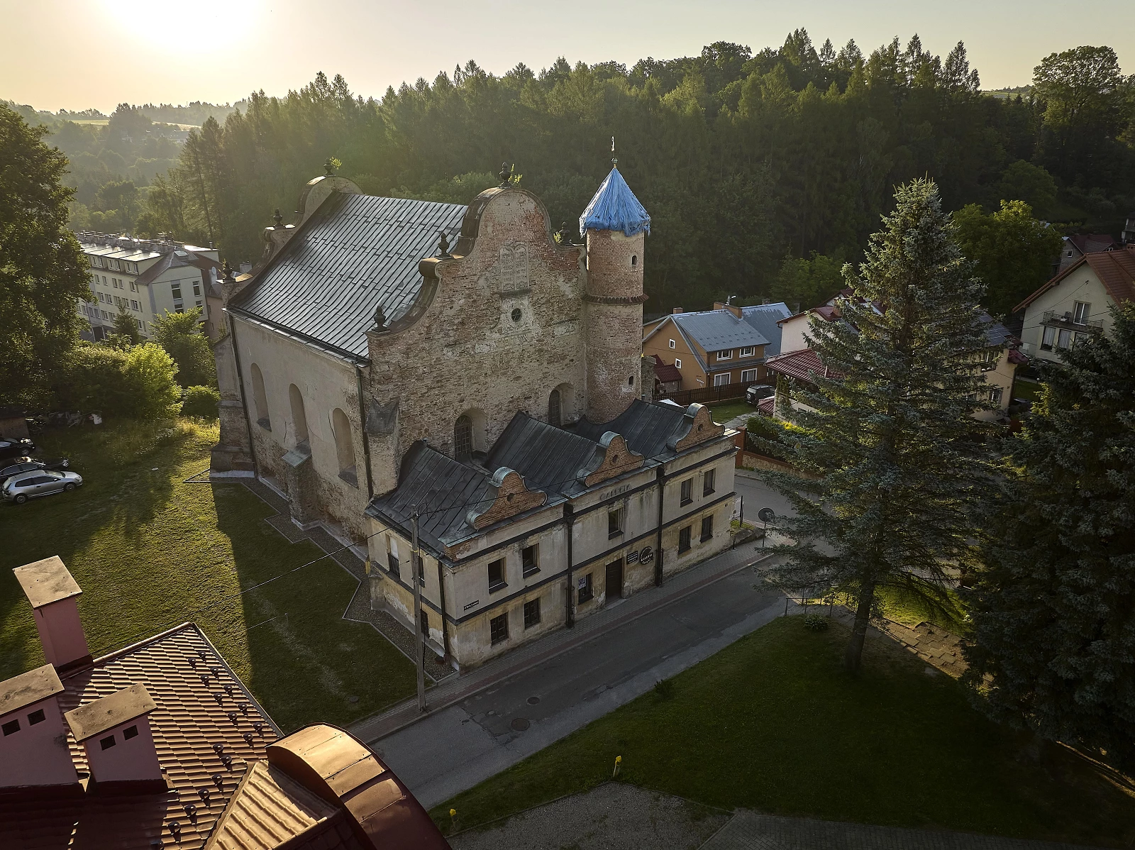 Lesko-synagoga-1.webp [3.84 MB]