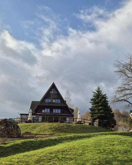 Jaworzec, hut, mountain