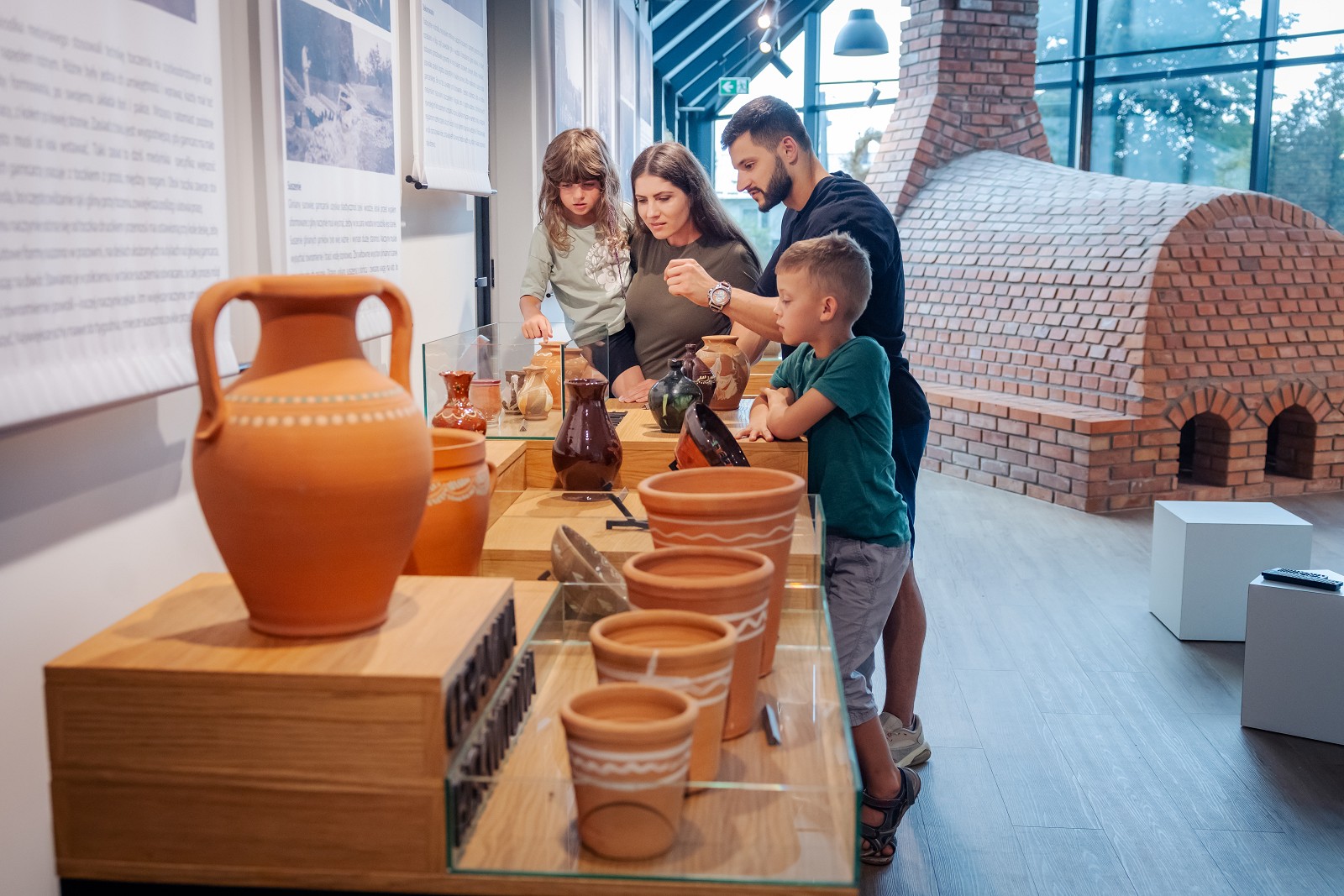 Medynia Ośrodek Garncarski_010T.Poźniak.jpg [11.67 MB]