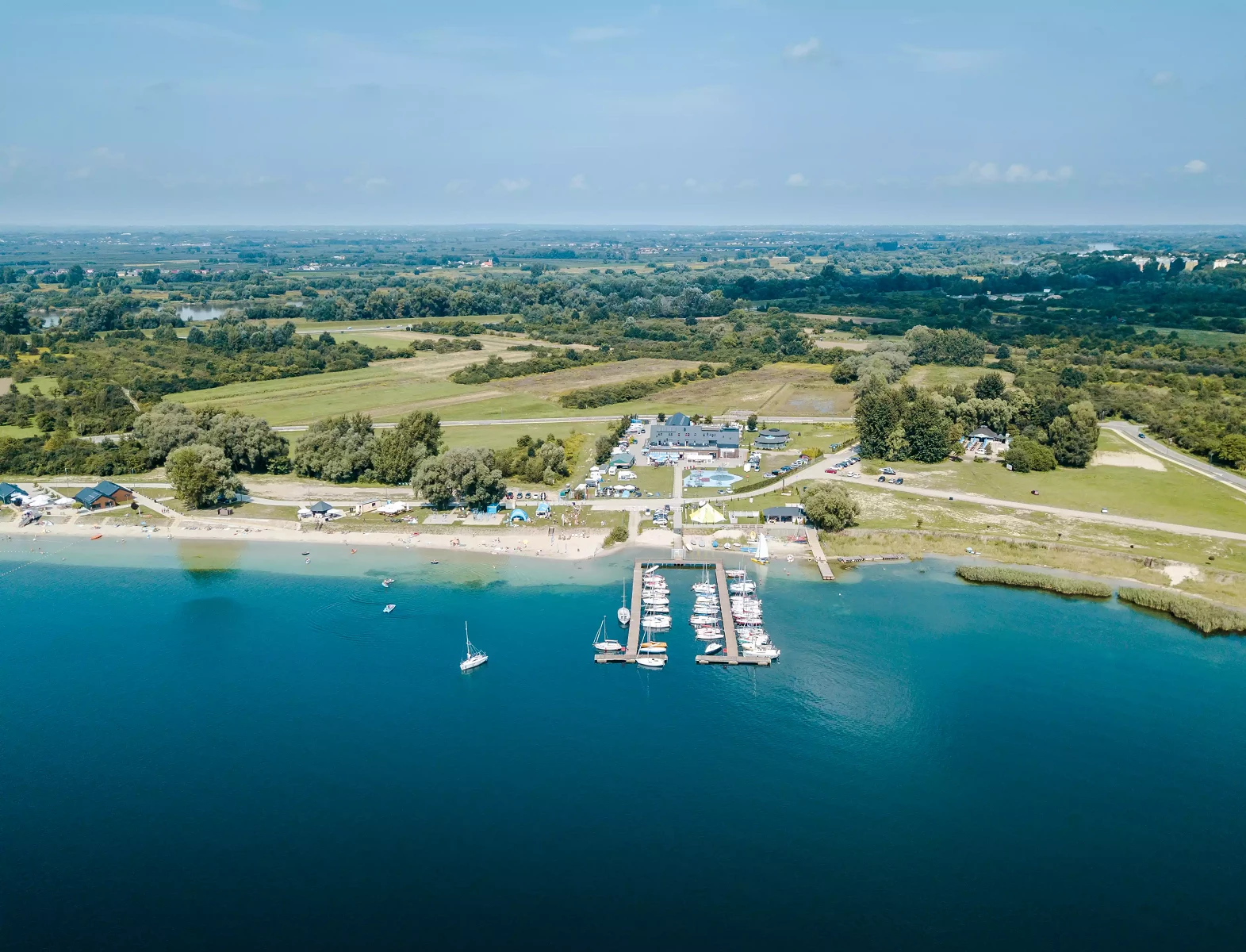 Jezioro Tarnobrzeskie_fot. Dron Photos.webp [457.97 KB]